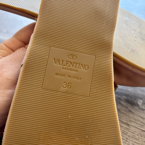 💛SOLD 💛VALENTINO GARAVANI Calfskin Roman Stud Flat Slippers - Picture 10 of 13